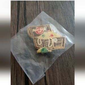 Hard Rock Cafe Pin St Thomas Pirate Treasure Chest